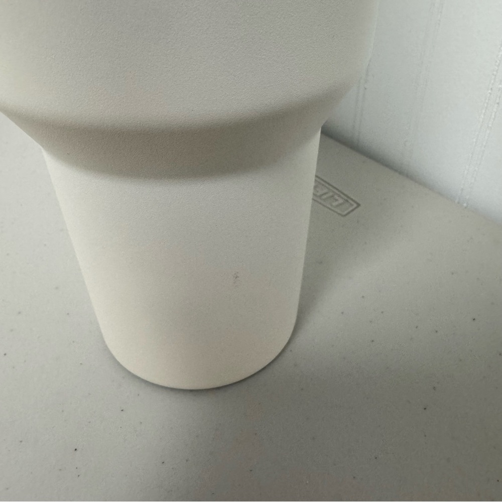 Stanley Cream Insulated Mug - Picture 4 of 6